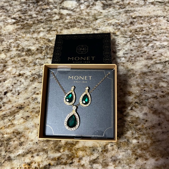Monet Jewelry Pendant Necklace And Drop Earring 2. pc.Glass Jewelry Set - Picture 6 of 6
